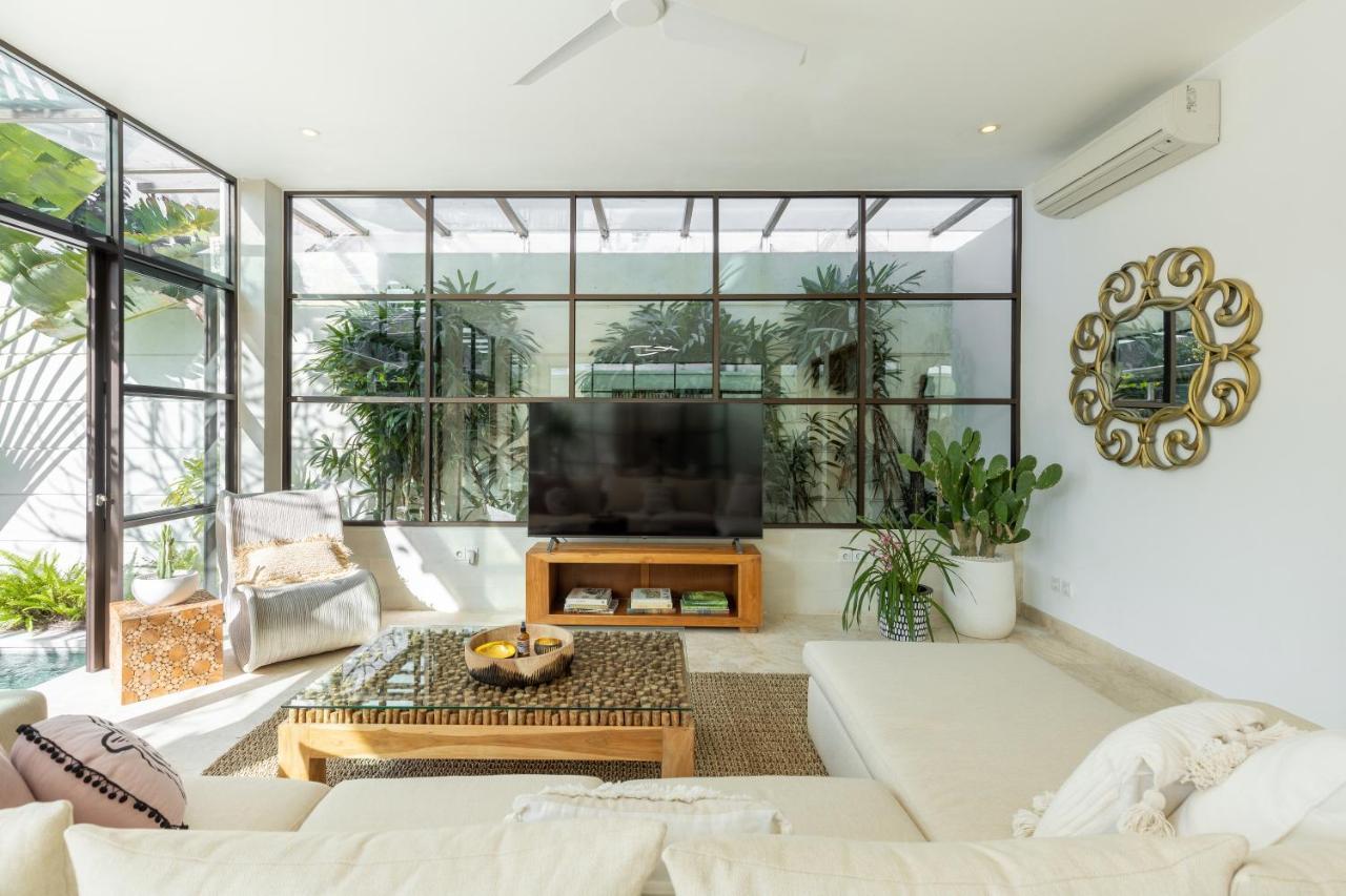 Villa Lumut 3 Bedrooms Central Seminyak 외부 사진